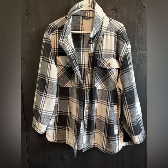 Black and White Plaid Flannel Jacket Oversized Fit - Picture 1 of 3